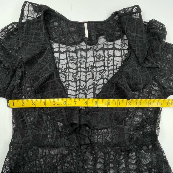 FREE PEOPLE Women's Black Sheer Lace Blouse Ruffle Neck Button Front Size Large - Picture 7 of 8